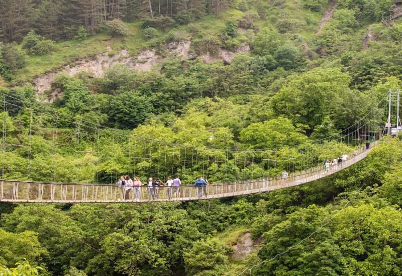 28,May,2021,,Khndzoresk,,Armenia:,Crowd,Of,Tourists,At,The